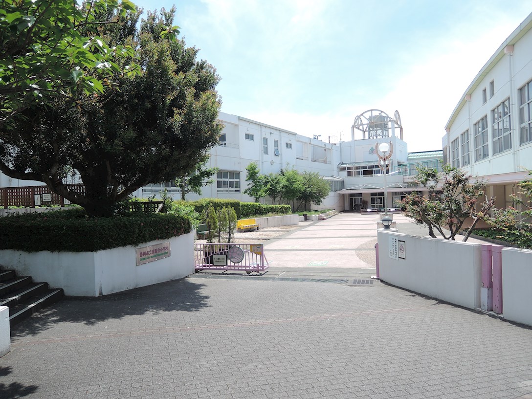 メゾン聖ヶ丘 静岡市立東源台小学校