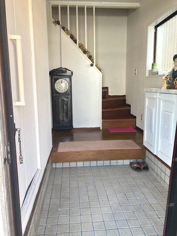 藤枝市岡部町三輪　中古戸建 現地写真（玄関）