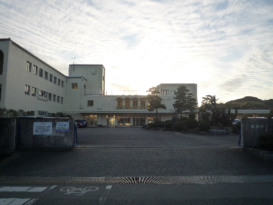 藤枝市岡部町三輪　中古戸建 藤枝市立岡部中学校