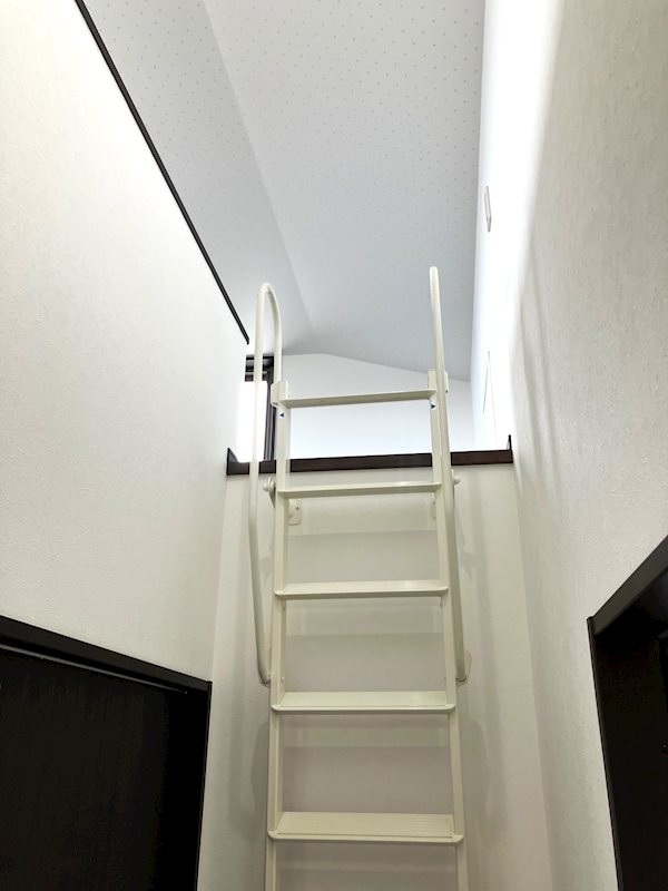 富士市松岡904番6 戸建 屋根裏収納