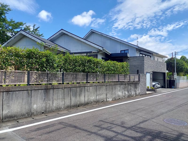 藤枝市駿河台一丁目　中古戸建 南面接道で日当り良好！