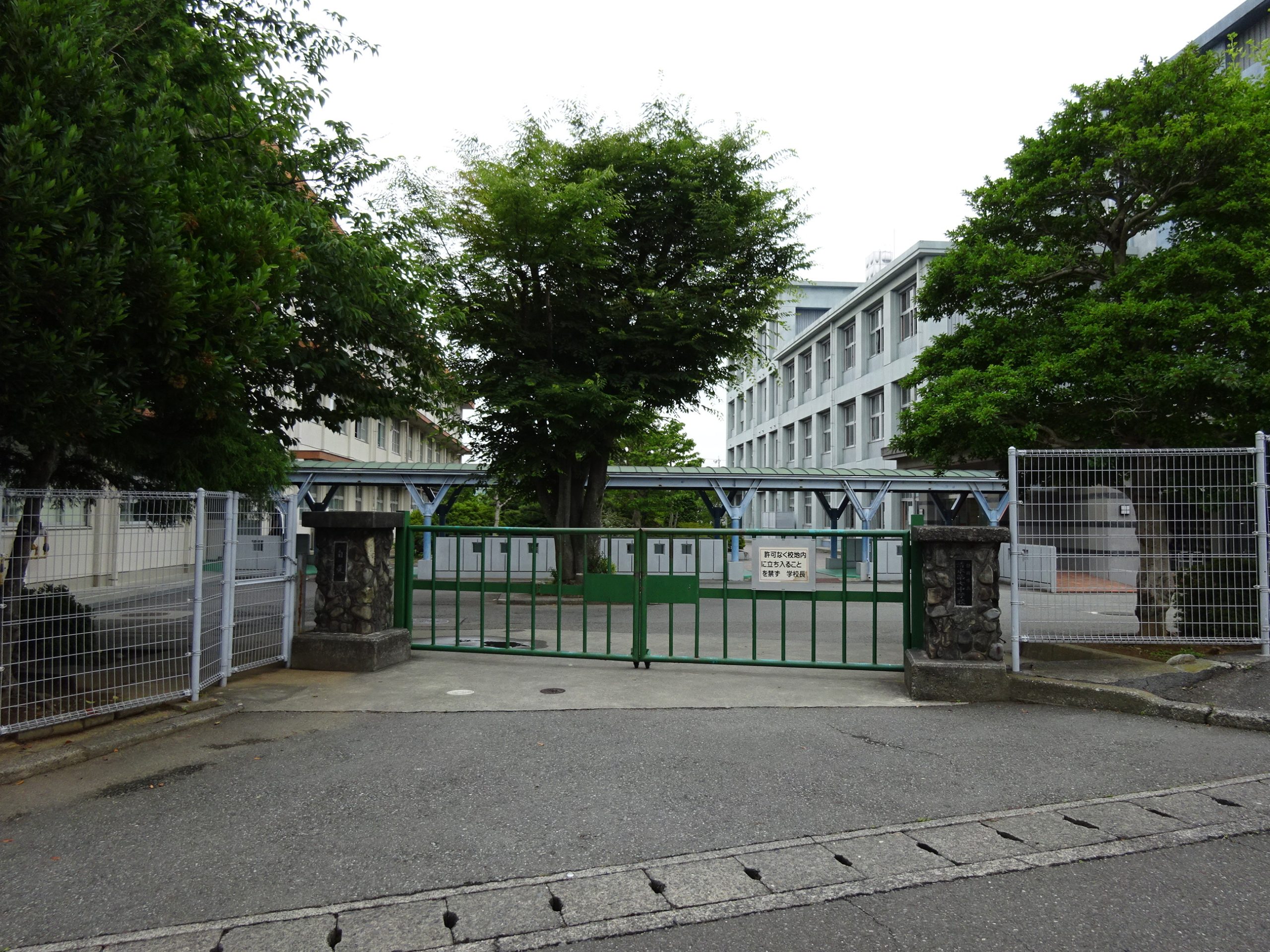 【静鉄不動産の新築分譲住宅】エバースクエア狐ヶ崎6号地  静岡市立清水第七中学校