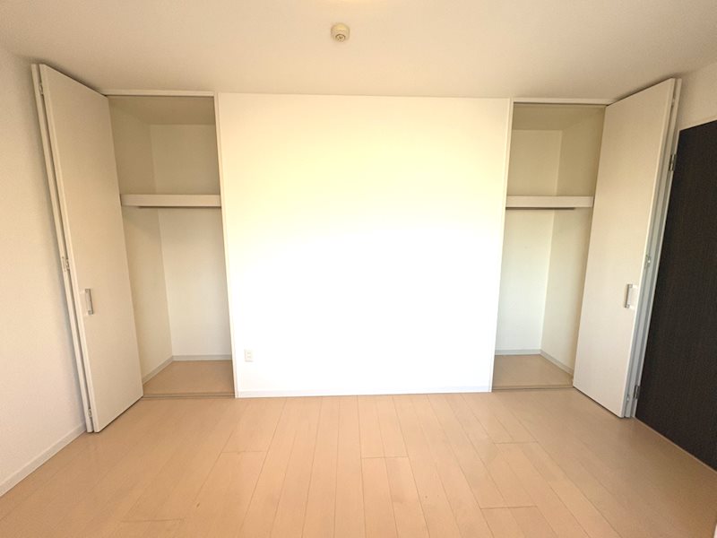 サーパス清水駅前 内観写真（リビング以外の居室）