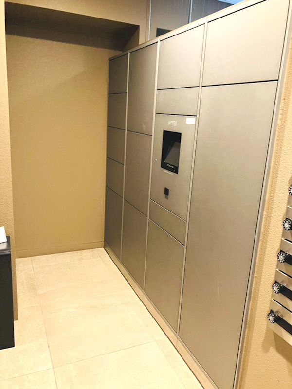 シャリエ長泉グランマークスWEST棟 宅配ボックス
