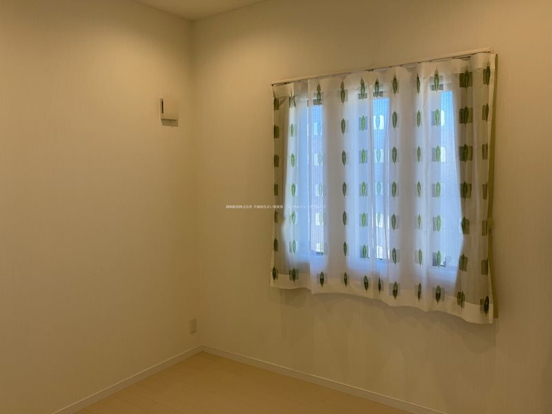 焼津市石津　中古戸建 内観写真（リビング以外の居室）