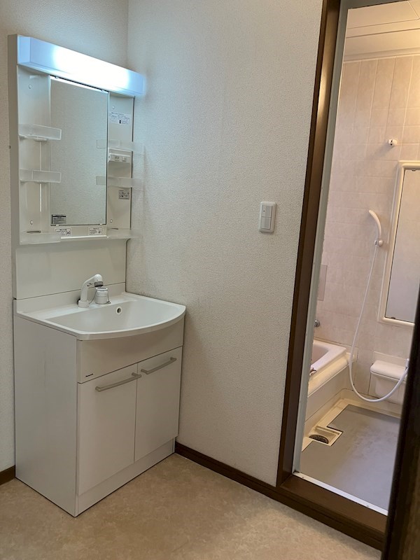 豊原町　中古戸建 内観写真（洗面台・洗面所）
